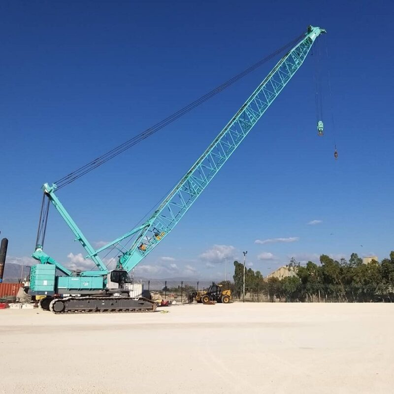 Xe cẩu xích hạng nặng 250 tấn Kobelco CKS 2500